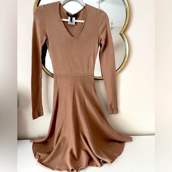 BCBGMaxAzria Dresses & Skirts - BCBG MaxAzria long Sleeve sweater dress Sz xs